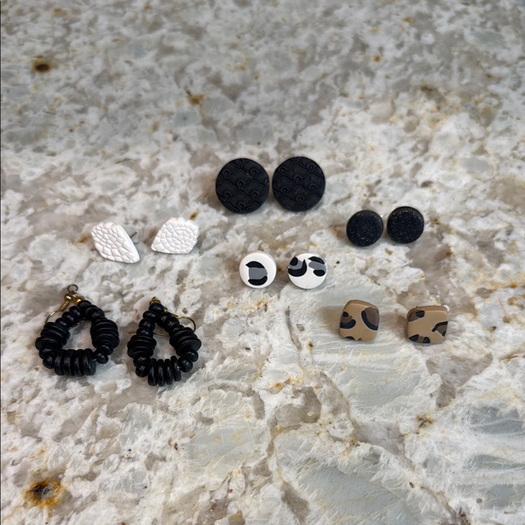 6 Sets Of Black And White With Animal Print Earrings